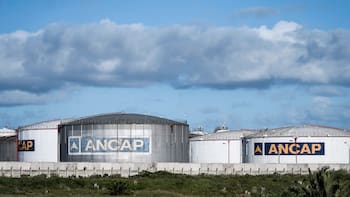 El gobierno evalúa declarar la esencialidad en Ancap por conflicto con sindicato