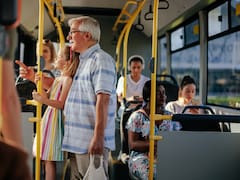 Por orden del Reglamento de Tránsito, están prohibidos los vidrios polarizados para quienes manejen transporte público, escolar y de personal