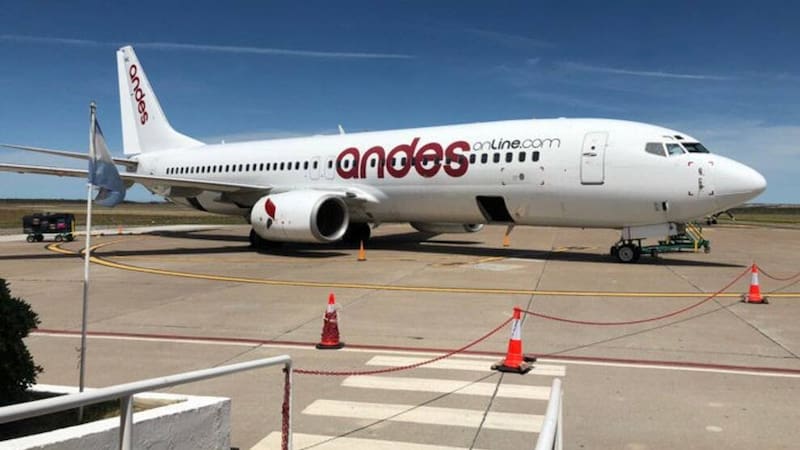 La aerolínea queda habilitada para operar con menos restricciones, pero deberá cumplir un cronograma de pagos