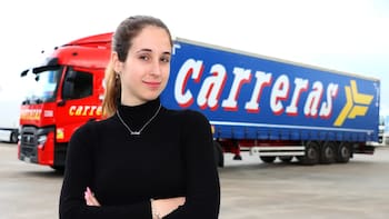 Andrea, camionera de 22 años: “Me dijeron que no podía manejar un camión siendo mujer. Pero yo quiero dedicarme a esto toda la vida”