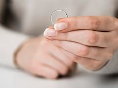 Encuentran un anillo de boda perdido hace 83 años y consiguen devolverlo a su familia: la historia detrás del hallazgo