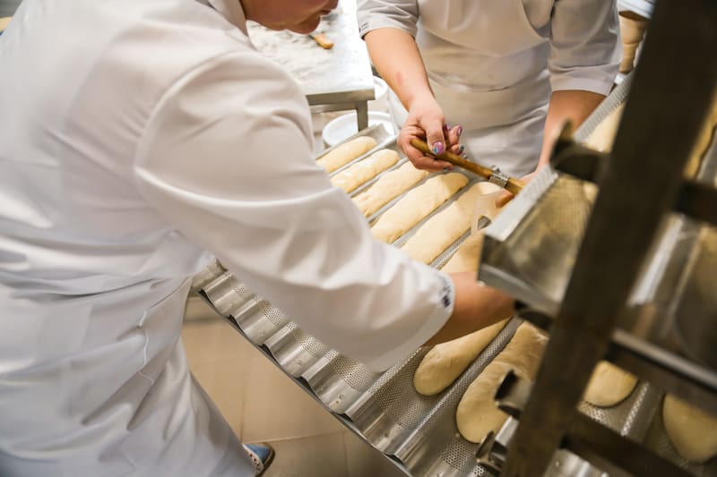 Anita, dueña de una pastelería: “Abrimos hace 11 años y facturamos 90.000 euros al mes vendiendo galletas” (Shutterstock)