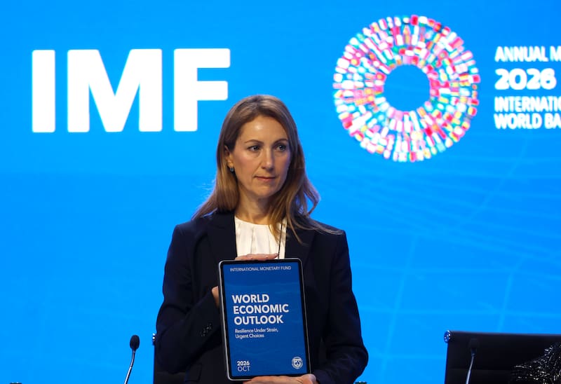 “La economía global se mostró resiliente, pero esa resiliencia está llegando a su límite”, dijo la economista jefa del FMI, Silvana Tenreyro, en una conferencia de prensa.