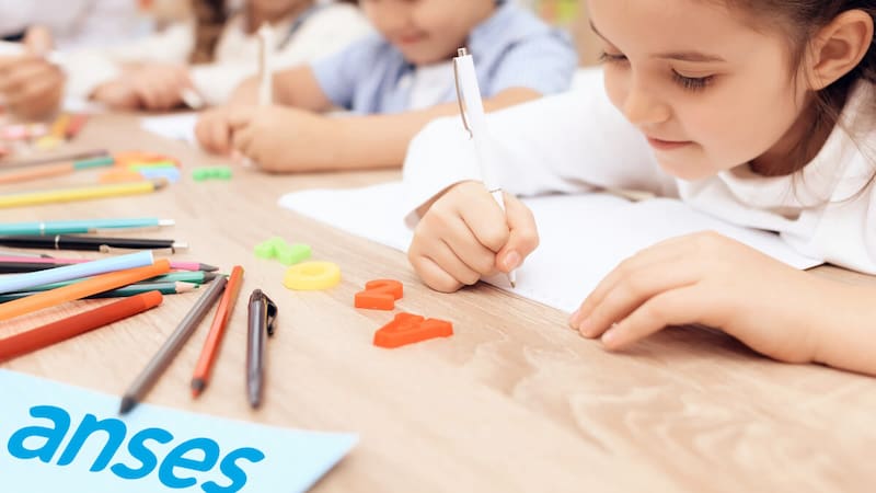 ANSES: cómo solicitar la Ayuda Escolar en agosto y quiénes pueden acceder a este beneficio