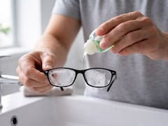 Ponerle jabón neutro a los anteojos: para qué sirve y por qué lo recomiendan