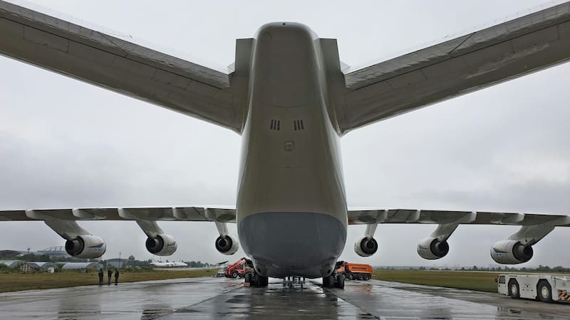 Las enormes alas y sus seis poderosos motores distinguían al Antonov An-225.