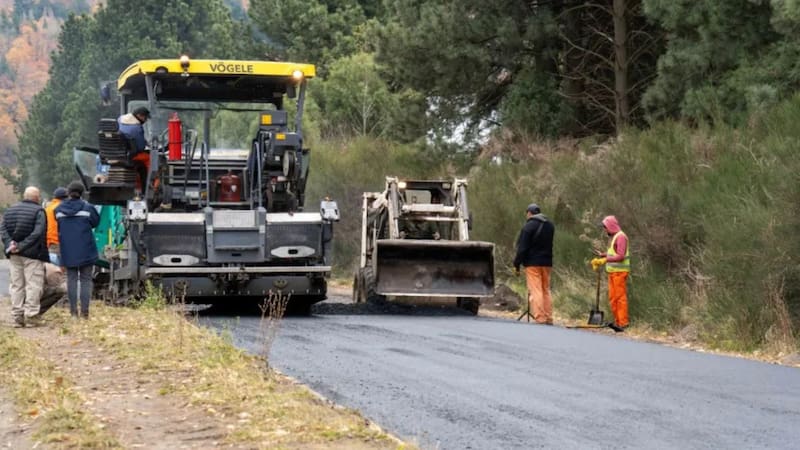 Anunciaron la repavimentación de una de las rutas más importantes del país y taparán todos los baches en una zona clave
Fuente: Secretaría de Prensa y Comunicación Neuquén