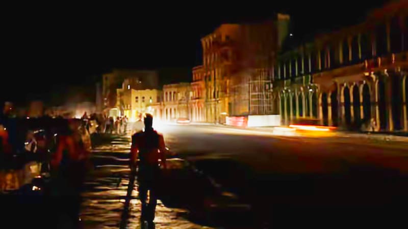 El anuncio se produjo en un contexto de apagones, escasez y creciente tensión política