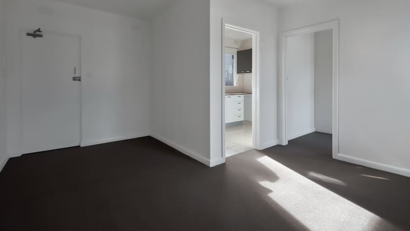 Cada vez menos compradores adquieren una vivienda para alquilar en España. Un estudio revela la caída de la inversión inmobiliaria y las razones detrás del retroceso.