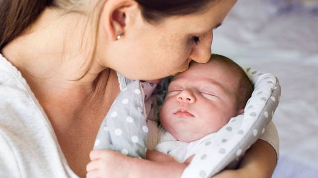 Nueva normativa de Registro Civil: ahora la madre puede darle el apellido a los hijos aunque el padre no los desee