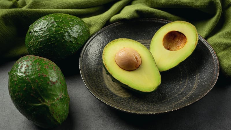 Cómo plantar el carozo, cada cuánto regar, qué necesita para crecer fuerte y cuánto tiempo tarda en dar sus primeros frutos.