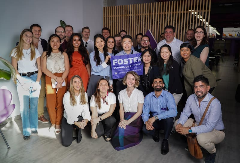 Un grupo de estudiantes de la Universidad de Washington analizó a la empresa para entender cómo cerrar la brecha entre adopción de IA y resultados