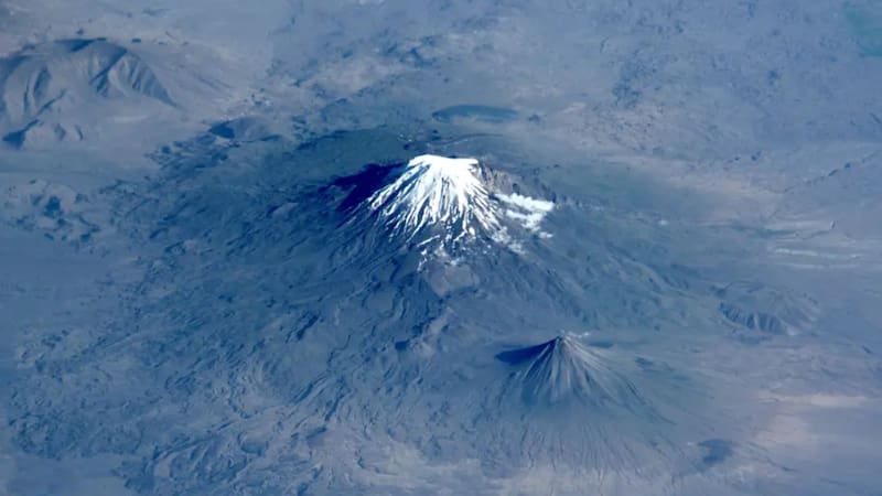 El misterio del Arca de Noé: inician excavaciones en Turquía para investigar el sitio que podría contener esta famosa estructura.