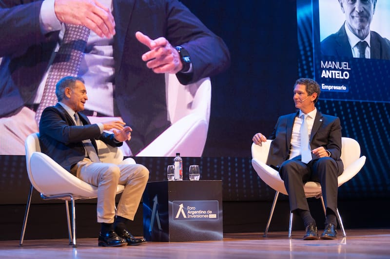 El empresario Manuel Antelo junto a Mariano Mayer, presidente de Arcap en el Foro Argentino de Inversiones que organizó la asociación