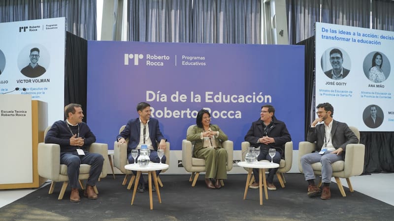José Goity, Ana Miño, Guillermo Araujo y Víctor Volman compartieron el panel "De las ideas a la acción: decisiones para transformar la educación", donde analizaron los desafíos y las decisiones necesarias para impulsar mejoras en el sistema educativo.
