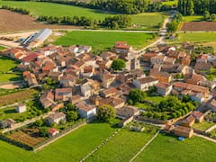 Buscan voluntarios para vivir gratis en un pueblo entre montañas y ofrecen trabajo asegurado