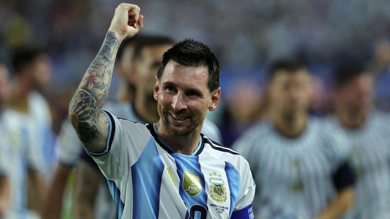 Argentina avanza a cuartos de final con una remontada épica. Foto: EFE.