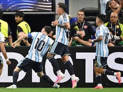 Con dos goles de Messi, Argentina resolvió un partido incómodo y aseguró su lugar en la próxima ronda