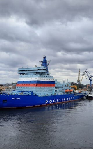 Zarpa el barco nuclear más poderoso: atraviesa el hielo sin esfuerzo y es orgullo de esta nación