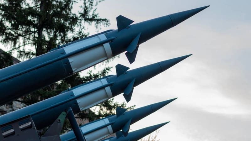 Misiles nucleares a campo abierto.