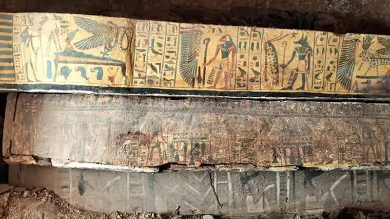 Dentro de los sarcófagos, los investigadores confirmaron la presencia de restos momificados.
