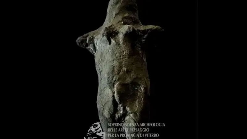 Arqueólogos sacan de las profundidades una estatua de más de 3.000 años de antigüedad: el detalle que la convierte en un tesoro de la humanidad
Fuente: Soprintendenza Archeologia Belle Arti Paesaggio Etruria Meridionale