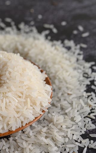 Qué pasa si deja el arroz fuera de la heladera por mucho tiempo: el peligro que suele pasar desapercibido