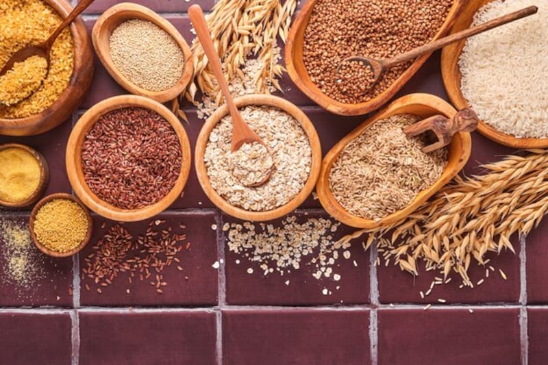 La pasta integral y el arroz integral superan largamente a sus versiones refinadas.