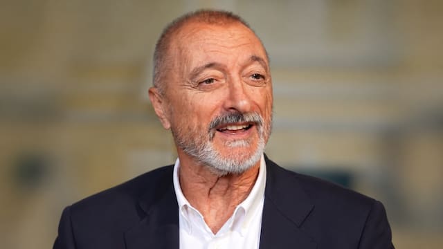 Arturo Pérez-Reverte, escritor y polemista: “Cuando una mujer decide atacar, es mucho más decidida que un hombre”