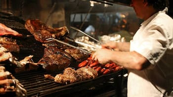Ni carbón ni leña: la nueva forma para cocinar asado a la parrilla que es más rápida y fácil