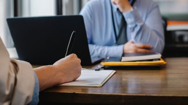 Cómo saber si tu asesor financiero te recomienda lo que te conviene a vos o lo que le conviene a él