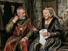 Así se limpiaban los ricos en la Edad Media: arqueólogos encuentran seda usada como papel higiénico en una letrina de 700 años