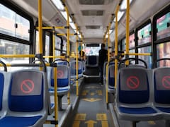 Se acabó pelear por un asiento en el Metrobús: la nueva norma que define quién puede sentarse y quién no desde hoy