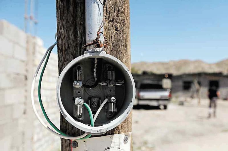 Es oficial | La CFE pasará hogar por hogar y actualizará todos los medidores de luz de forma obligatoria (foto: archivo).