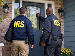 Oficial | IRS visitará hogar por hogar a todos ciudadanos y extranjeros que atrasaron este trámite: podrán congelar cuentas bancarias y embargar bienes