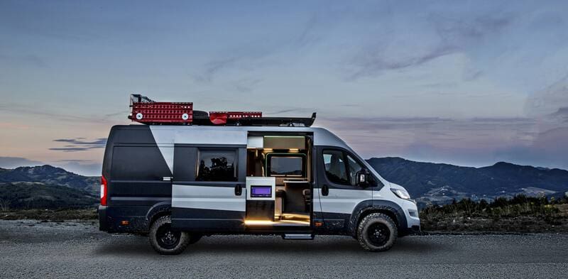Esta furgoneta camper de Fiat posee todo: es una van 4x4 perfecta para viajes largos y confortables.