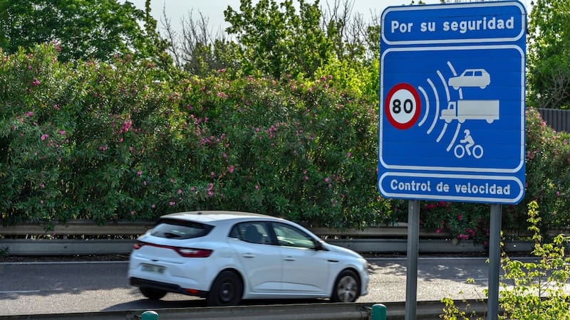 Atención conductores: AUBASA instalará 4 nuevos radares en la Ruta 2 y ya se sabe dónde estarán