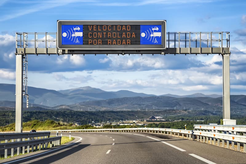 Atención conductores: AUBASA instalará 4 nuevos radares en la Ruta 2 y ya se sabe dónde estarán
