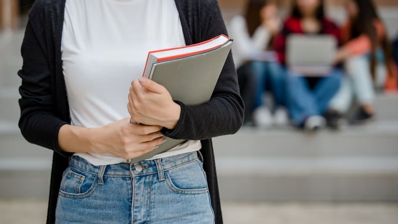 El Gobierno de España prepara un decreto para aumentar las exigencias de las universidades. Fuente: Shutterstock.
