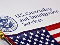 USCIS publicó la lista con los documentos obligatorios para todos los inmigrantes con Green Card: claves para ingresar y salir de EEUU
