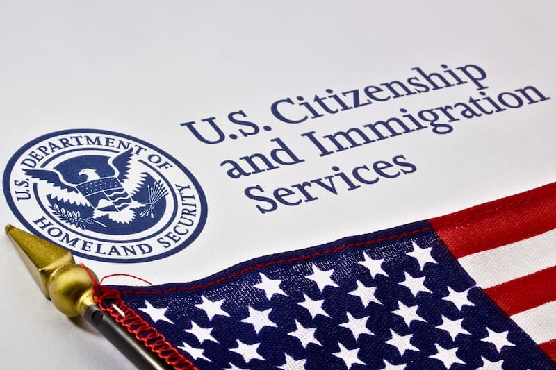 USCIS recordó que los viajes internacionales están sujetos a normas específicas que conviene respetar si se quiere mantener la residencia legal sin inconvenientes. Imagen: archivo.