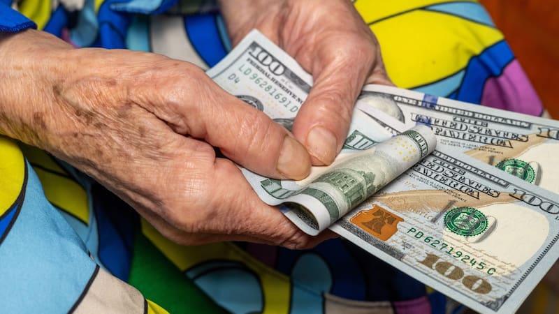 El proyecto no sube ni baja la edad de jubilación, pero sí renombra las tres etapas clave para solicitar los beneficios del Seguro Social. Foto: Archivo.