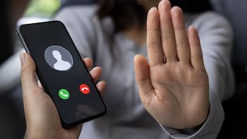 Qué significa que te llamen y corten a los pocos segundos y por qué recomiendan bloquear el número