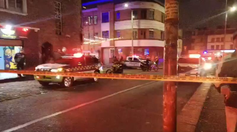 Violento atentado en Santa Fe, Bogotá: ataque con granada deja un muerto y al menos 14 heridos.