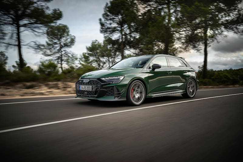 Audi anuncia el nuevo RS 3 competition limited: este modelo cuenta con el icónico motor de 5 cilindros y solo lanzarán 750 unidades.