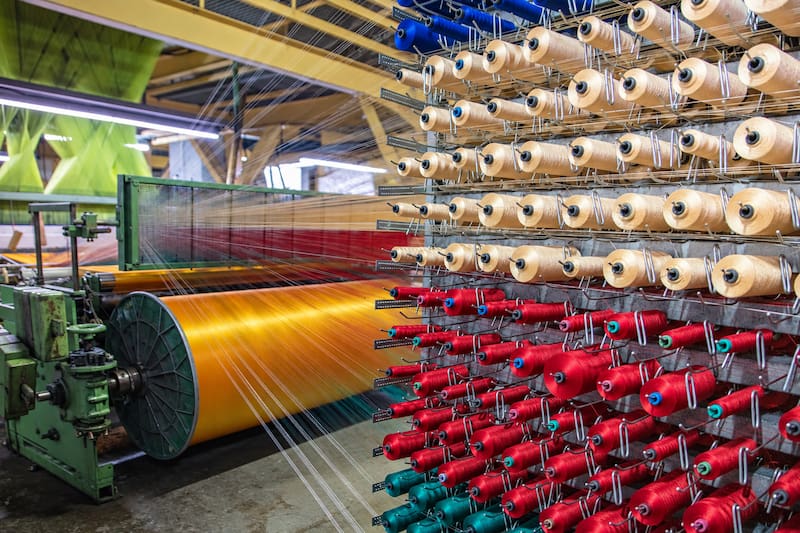 Aumento para trabajadores textiles.