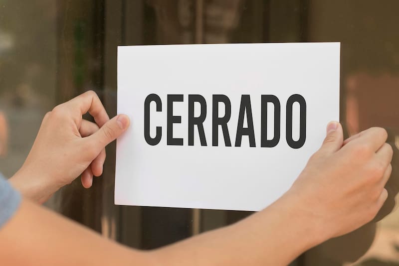 Aunque las sucursales permanecerán cerradas, los clientes podrán continuar utilizando los servicios que cada entidad ofrece de manera remota. (Fuente: Shutterstock)