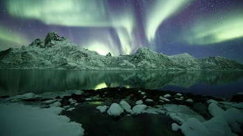 Detectan una señal de auroras en un exoplaneta a 63 años luz: tendría un campo magnético miles de veces mayor que el de la Tierra