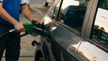 Sube el precio de la nafta hasta un 5%: qué hará YPF
