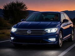 Qué significa cuando un auto te hace luces altas al cruzarse en la ruta y por qué es importante conocerlo